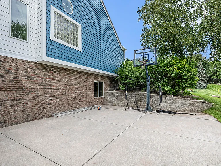 811 Western Hills Dr — Photo 18