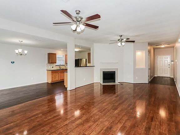 5th image of 1834 Halstead St