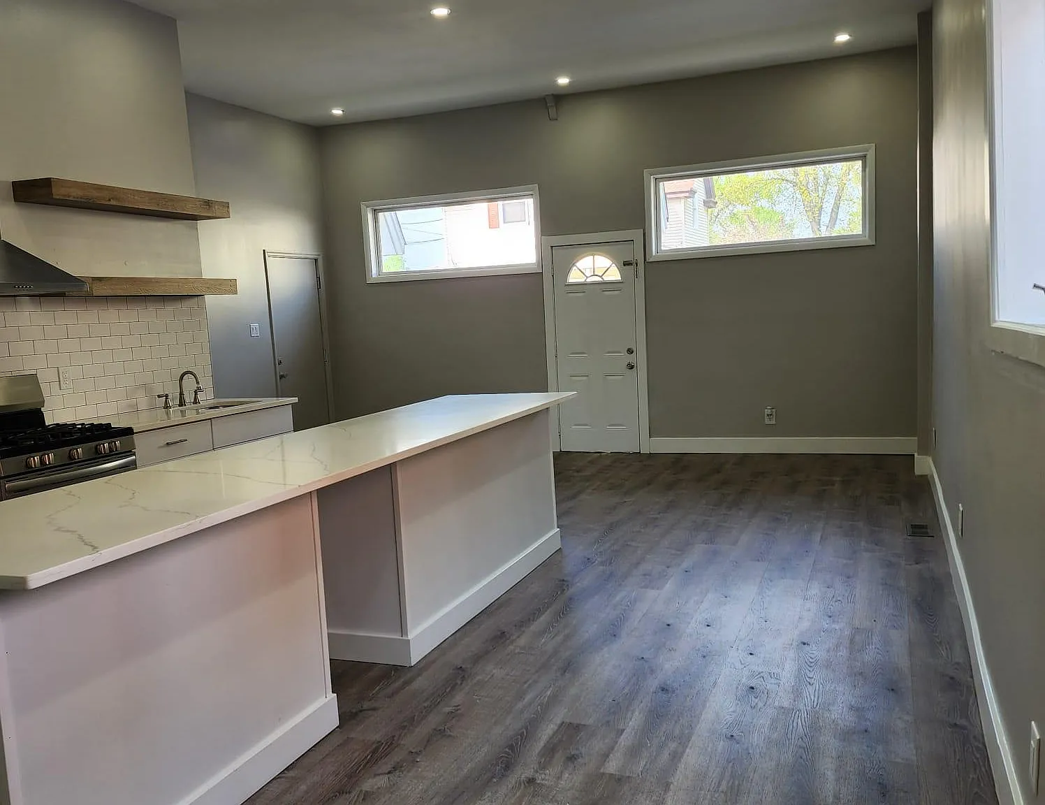 5 bed, $3,000 — Photo 2