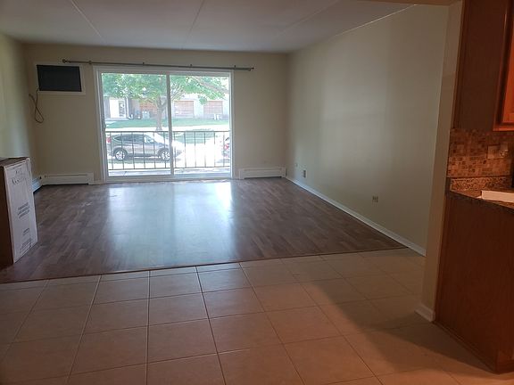 4th image of 1667 Kiowa Dr #103