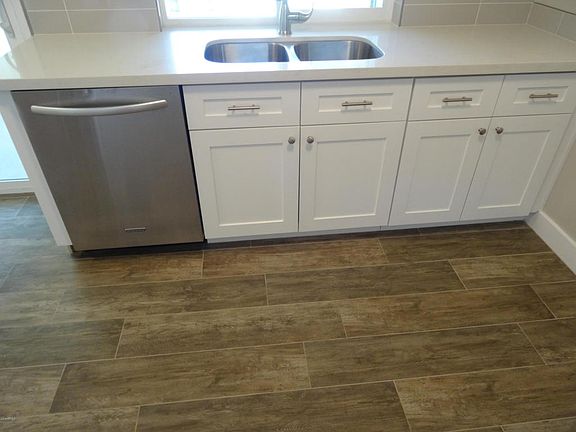 4th image of 10888 W Santa Fe Dr
