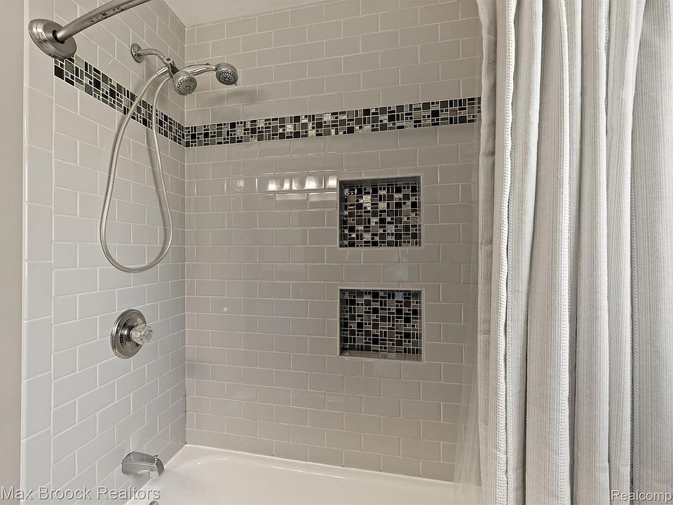 1602 Millard Ave, photo 23