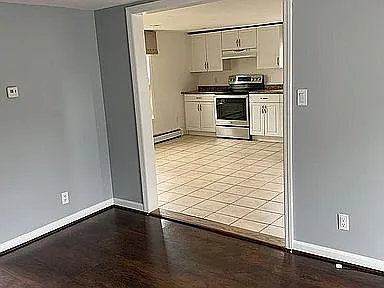 1910B Maple Ct