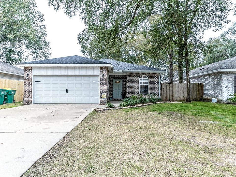 1st image of 204A Spencer Pl