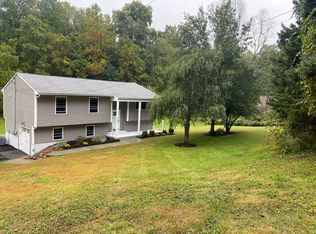 916 Moss Farms Rd, Cheshire, CT 06410