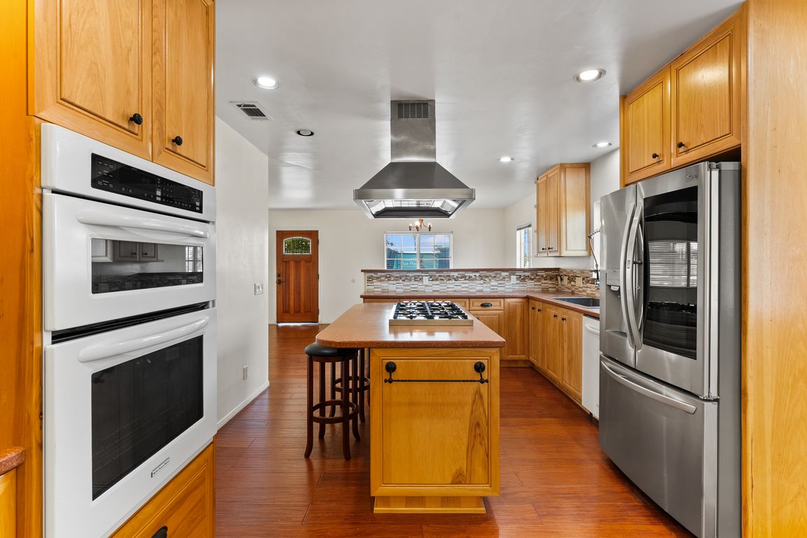 next background image