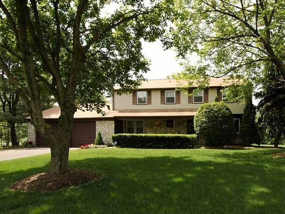 2nd image of 29 Surrey Dr