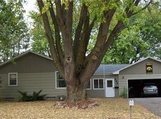 892 Winnie Ave, Windom, MN 56101