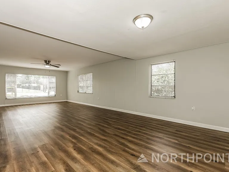 1510 S Miller Rd — Photo 4