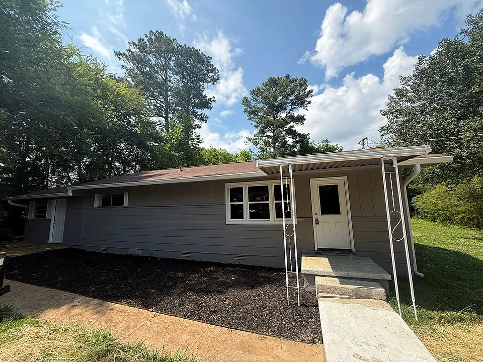 89 Susan Ln