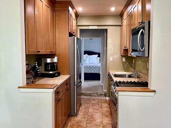 4th image of 245 Rumsey Road #6D