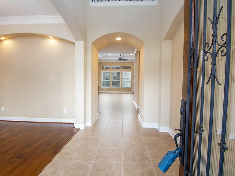 34 Canoe Bend Ct — Photo 13