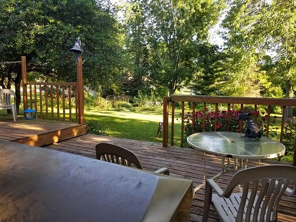 Bi-level deck w/electrical 