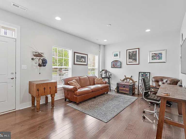 14803 Retreat Blvd — Photo 2