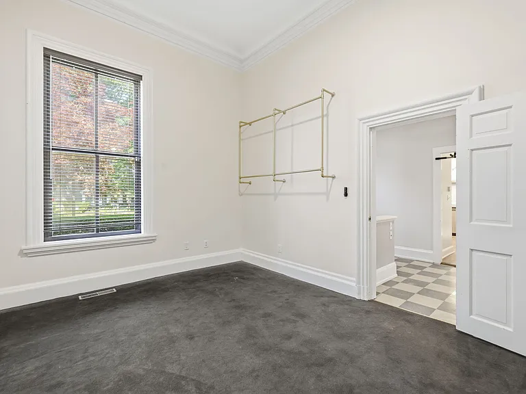 1110 Washington St — Photo 21