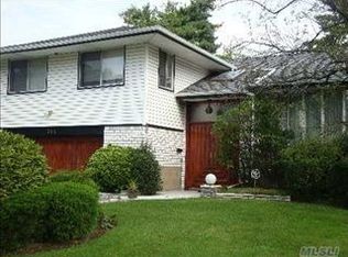 711 Mulberry Pl, Valley Stream, NY 11581