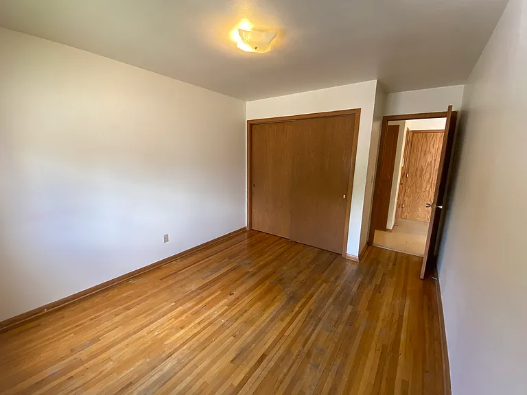 624 4th Ave SE #11 — Photo 6