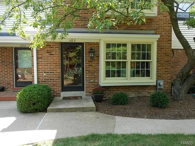 1072 Brooksgate Manor Dr photo 1