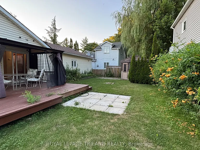 389 Front St — Photo 3