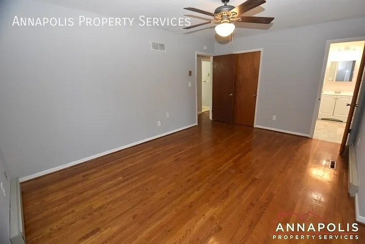 843 Harbor View Ter — Photo 11