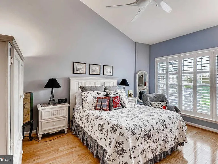 1st Floor Master Bedroom, No.1
