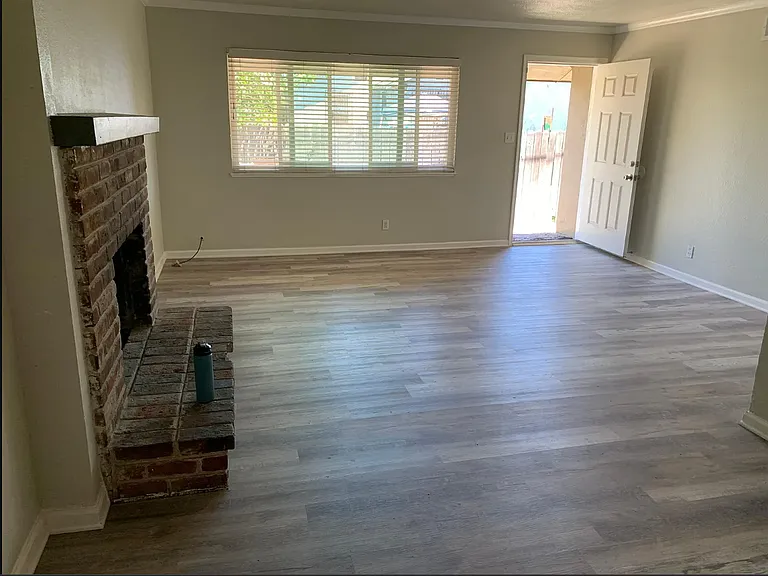 234 E Maple St #A — Photo 10