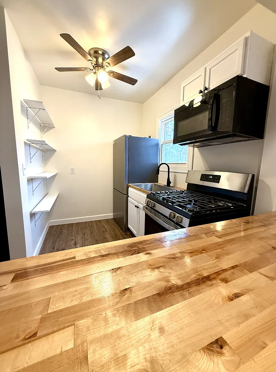 Building Photo - 5416 Black St #2