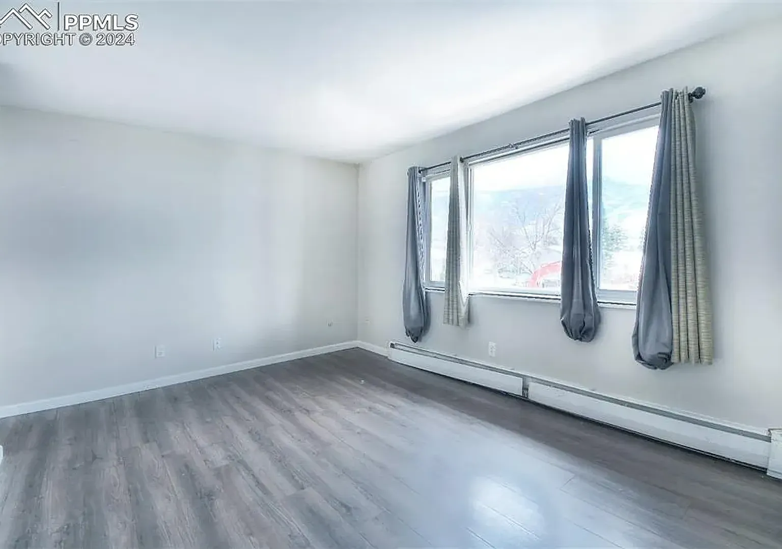2 bed 1 bath with laundry in unit on the West side of Colorado Springs — Photo 2