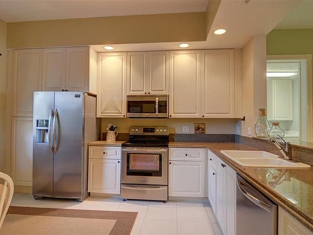 1st image of 17 Harbour Isle Dr W