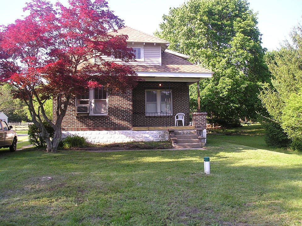 bungalow on country rd