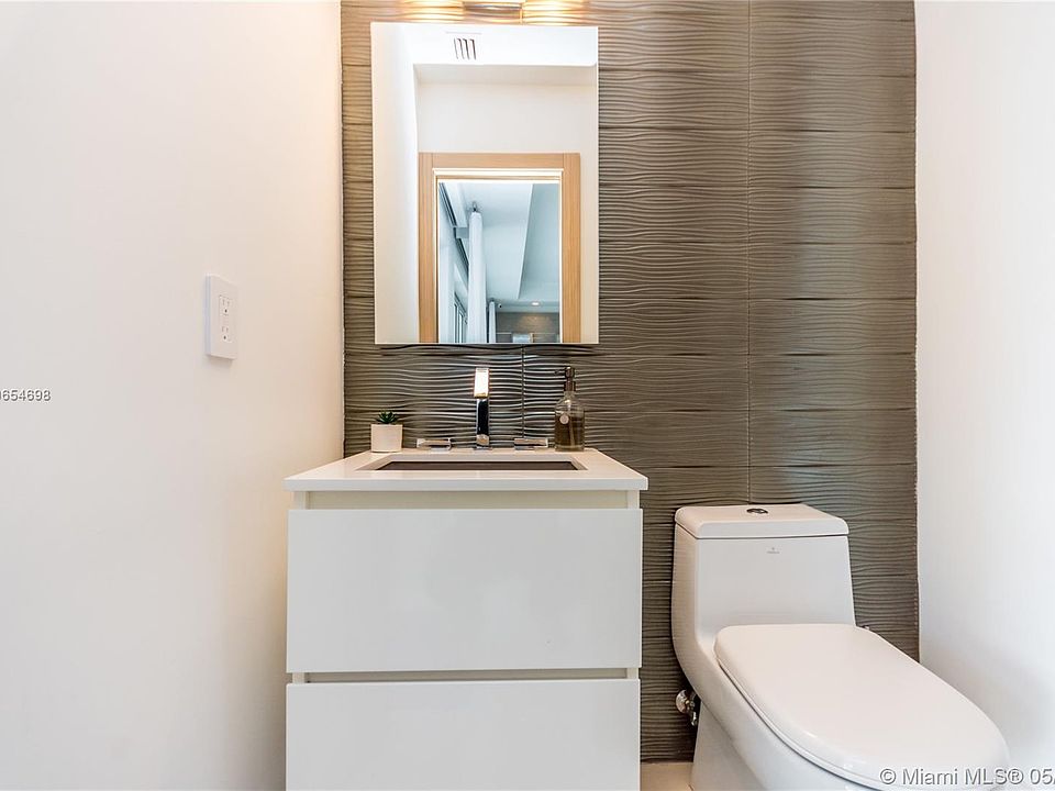 1st image of 455 E Di Lido Dr
