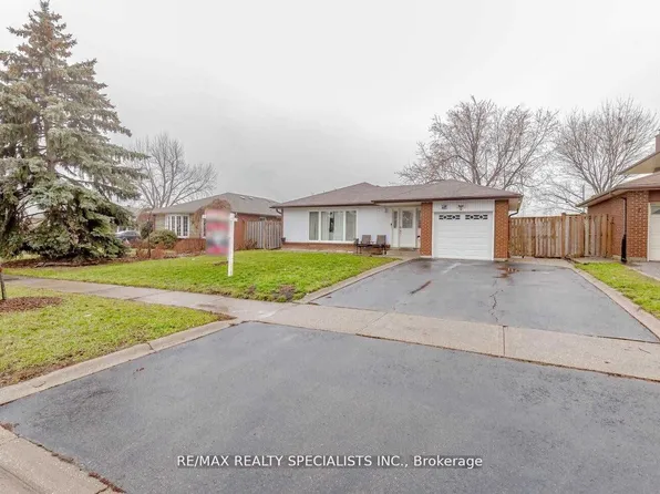 72 Dorchester Dr, Brampton, ON L6T 3E4
