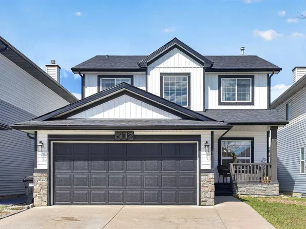 502 S Panamount Blvd NW, Calgary, AB T3K 5V2