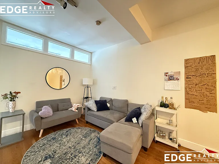 62 Egmont St #2 — Photo 6