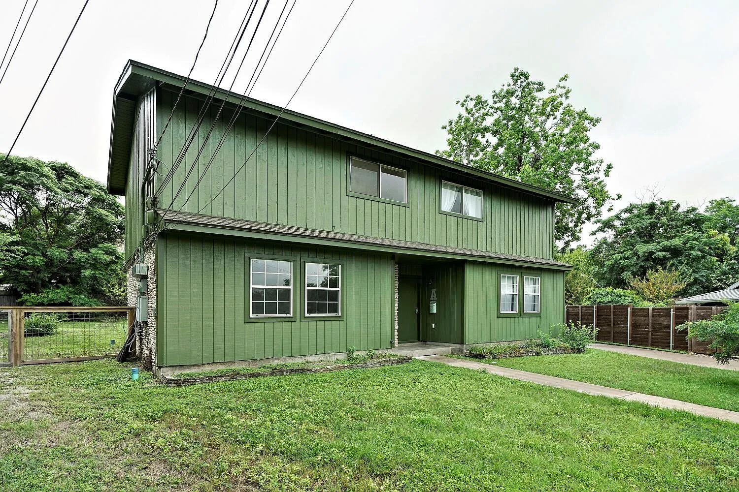 2 bed, 1.0 bath, 1100 sqft, $1,850 — Photo 2