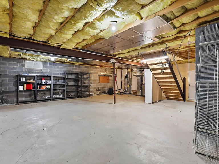 472 Hillside Dr — Photo 39