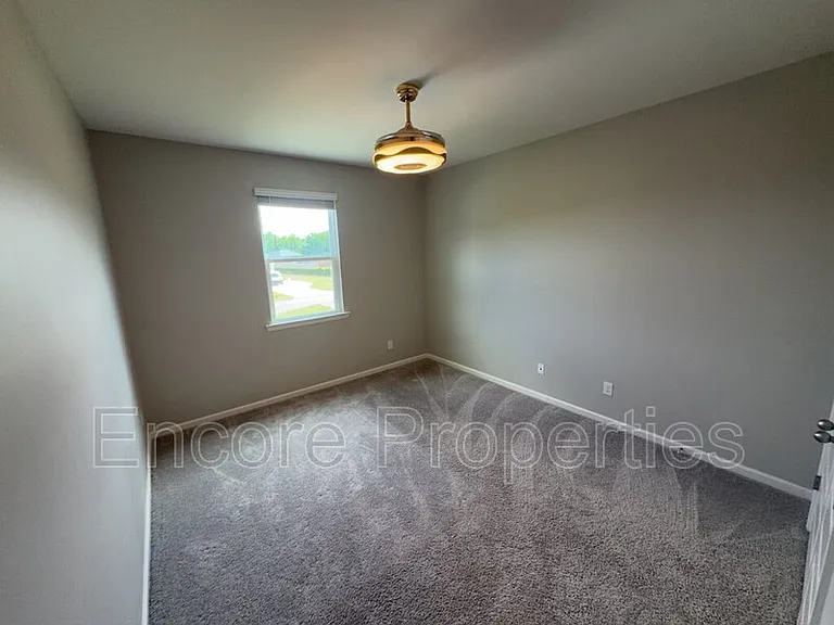 7704 Chestnut Creek Ct — Photo 6