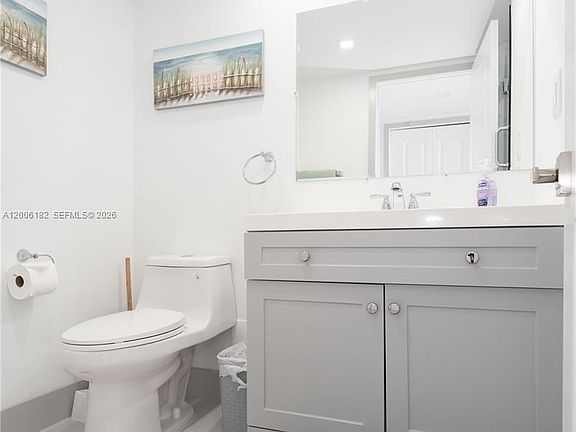 4th image of 19707 Turnberry Way APT 18C