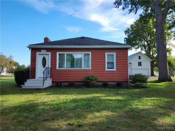 11282 Blair Rd, Medina, NY 14103