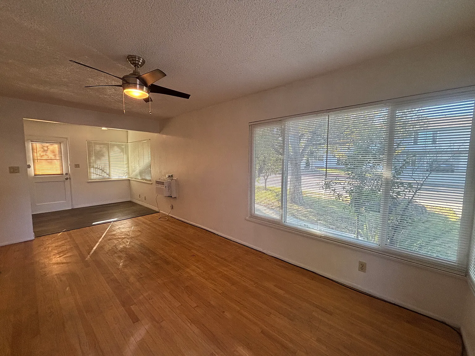1 bed, 500 sqft, $1,950 — Photo 2