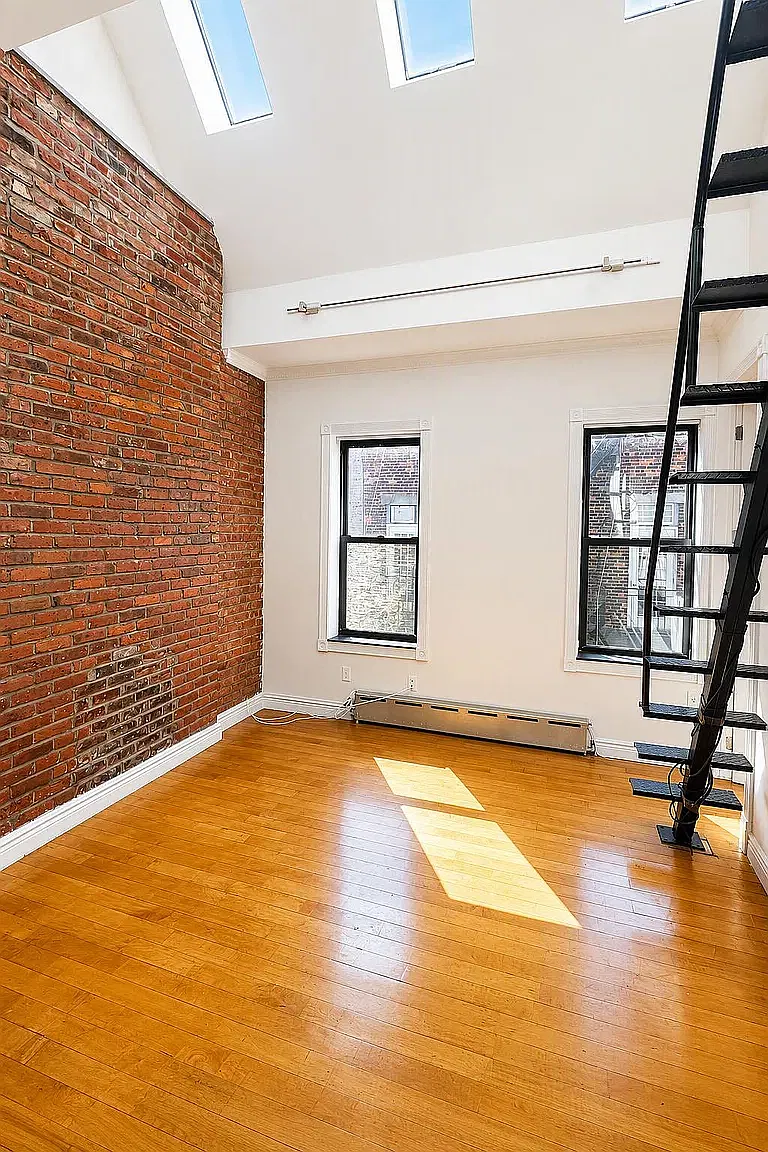 212 East 29th Street — Photo 2