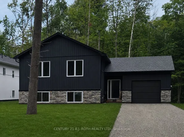 3183 Cove Ave, Innisfil, ON L9S 2K8