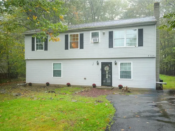6124 Cumberland Rd, Tobyhanna, PA 18466