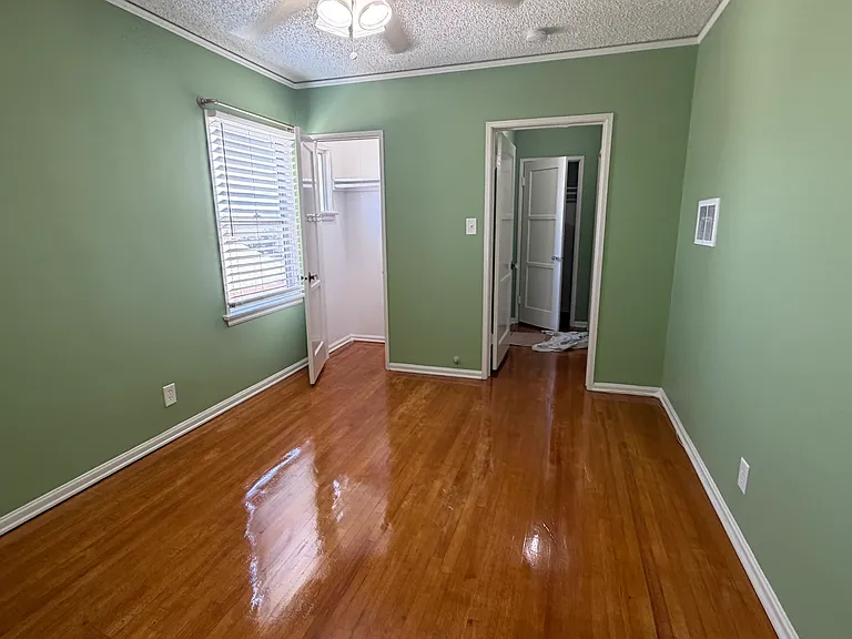 1942 S Rimpau Blvd #1/2 — Photo 7