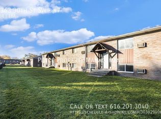 2363 30th St SW #7, Wyoming, MI 49519