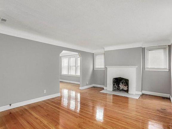 4th image of 17144 Indiana St