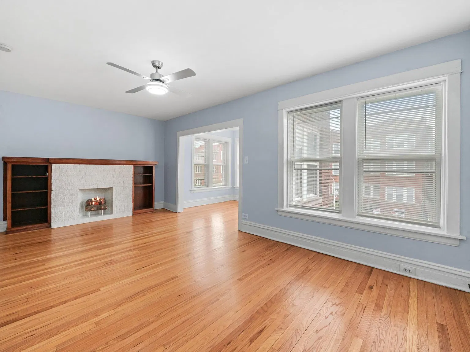 2056 W Birchwood Ave — Photo 2