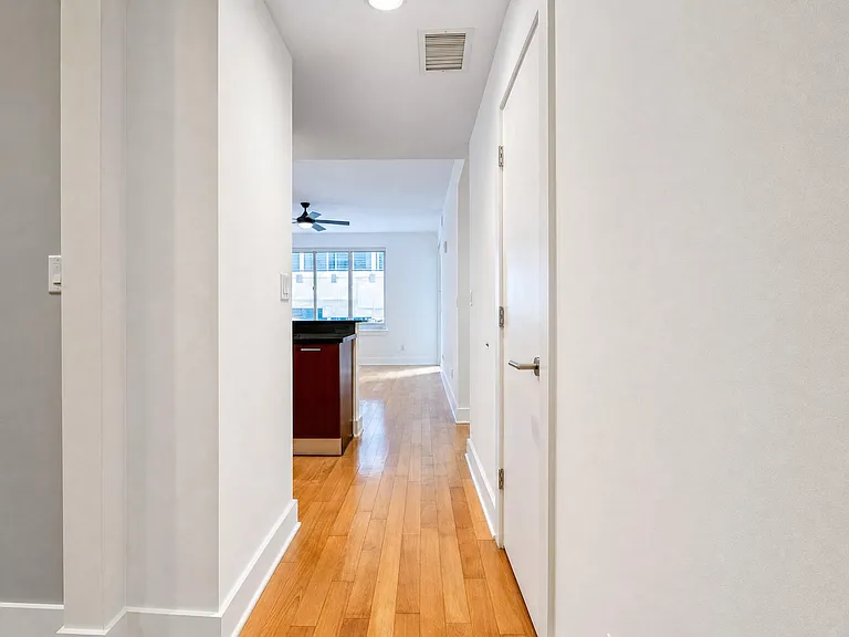 603 Davis St #1207 — Photo 10
