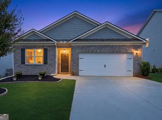 450 Starbuck Pkwy, Pendergrass, GA 30567