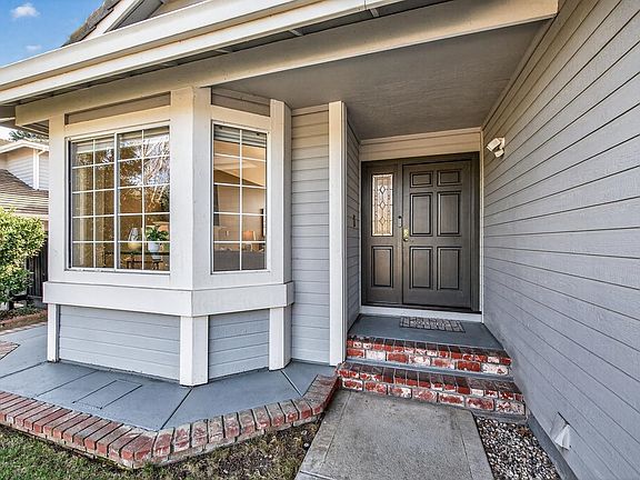 5th image of 3473 Edinburgh Dr